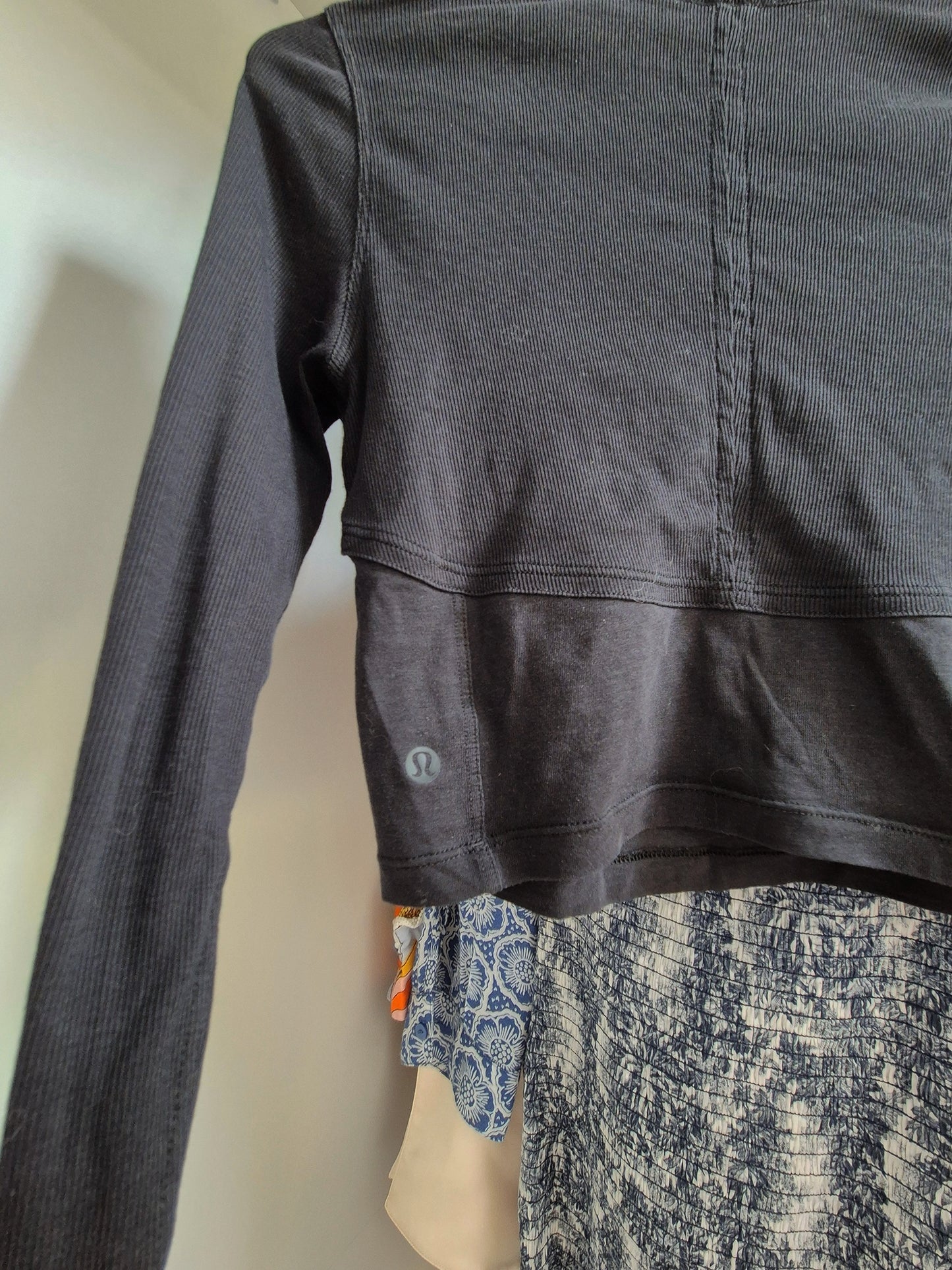 Lululemon long sleeved ribbed training top